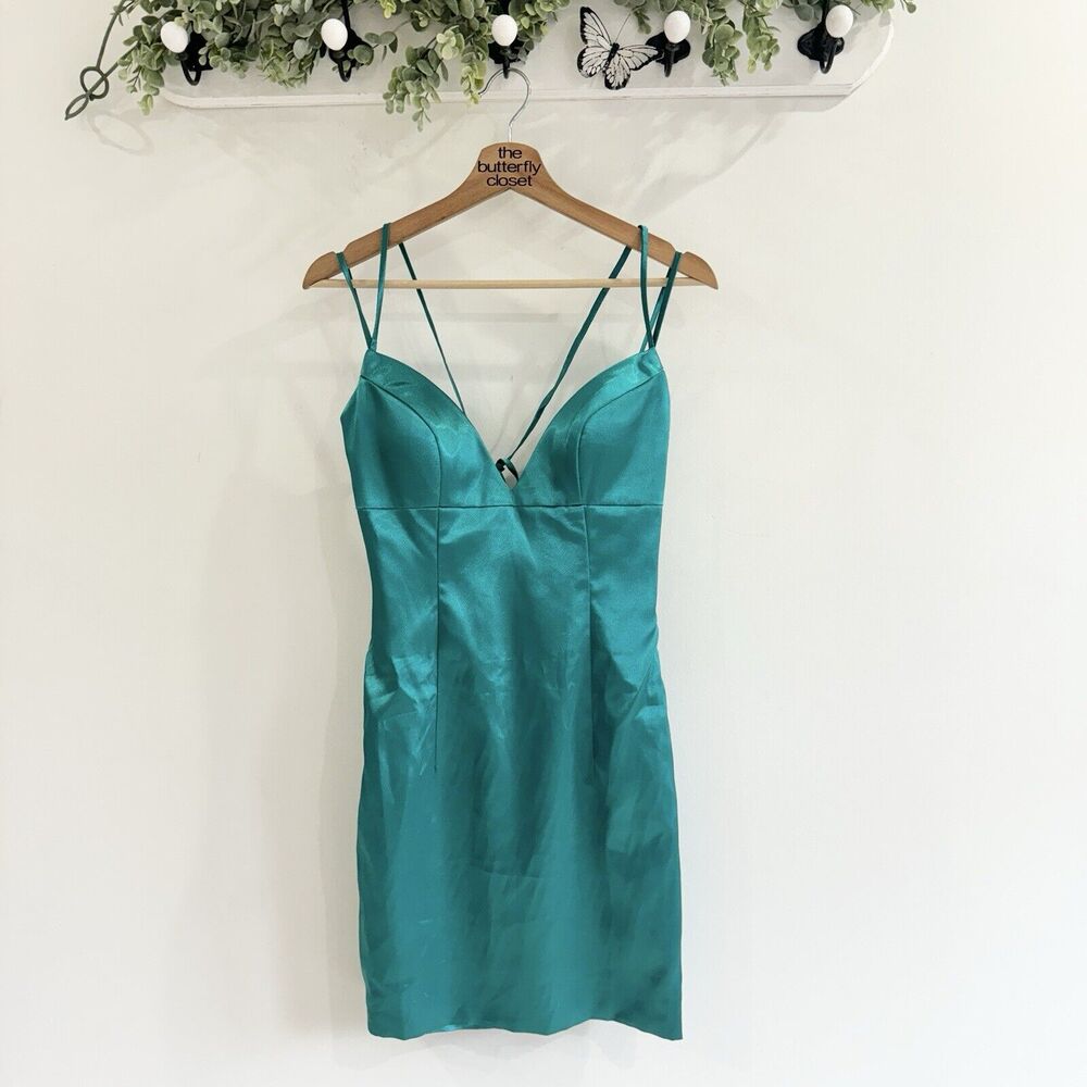 Berlinnova Green Satin Sweetheart Mini Dress Cocktail Prom Homecoming Formal